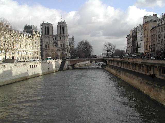 Seine facing Nortre Dame 2